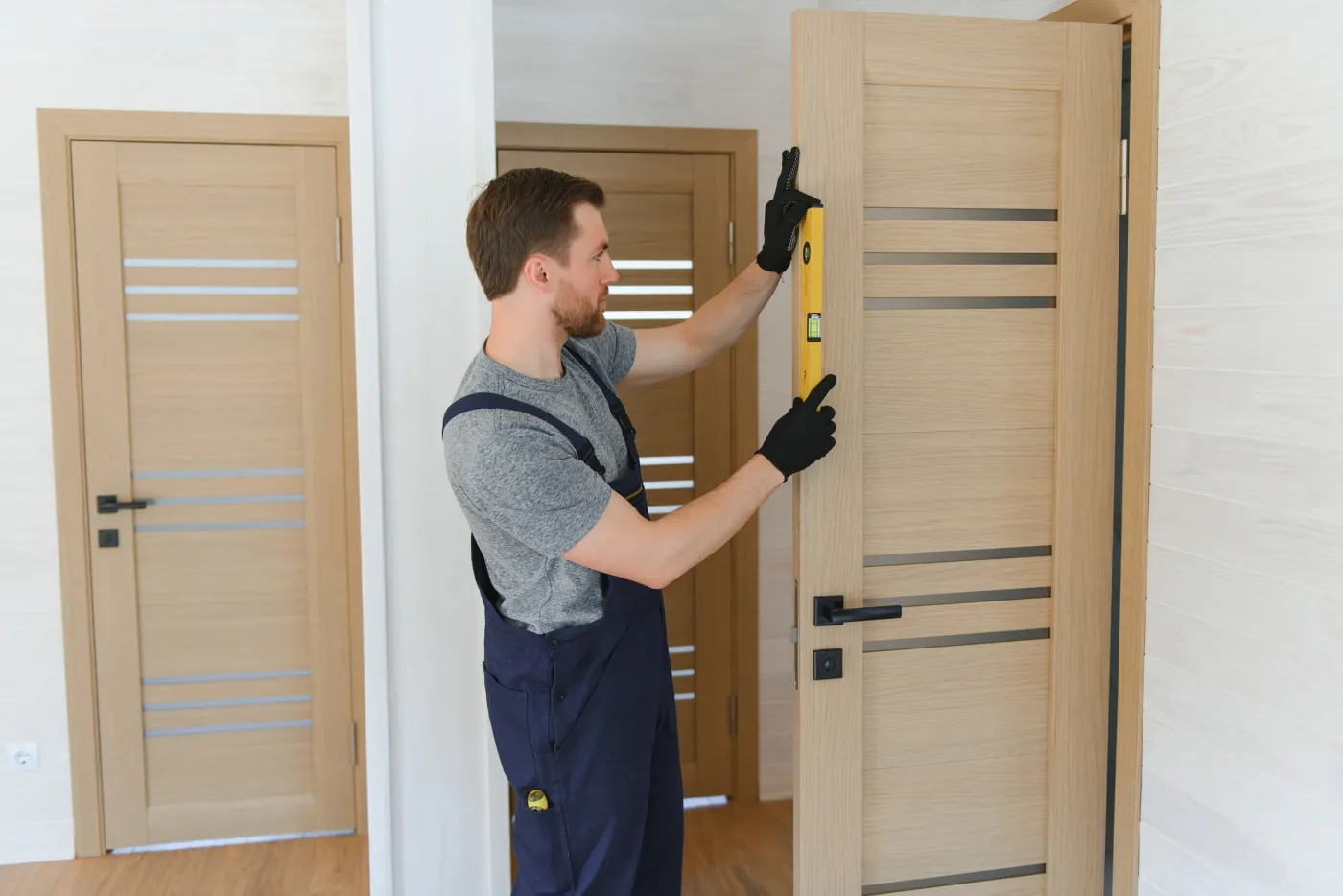 Contrôle de l'alignement d'une porte avant blindage dans le 92